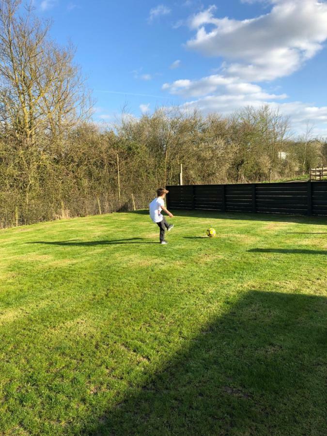 Willow Court Farm Studio East & Petting Farm, 8 Mins To Legoland & Windsor, 15 Mins To Lapland Uk Ngoại thất bức ảnh